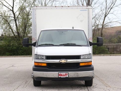 Used 2022 Chevrolet Express 3500 w/ Power Convenience Package RWD image 3