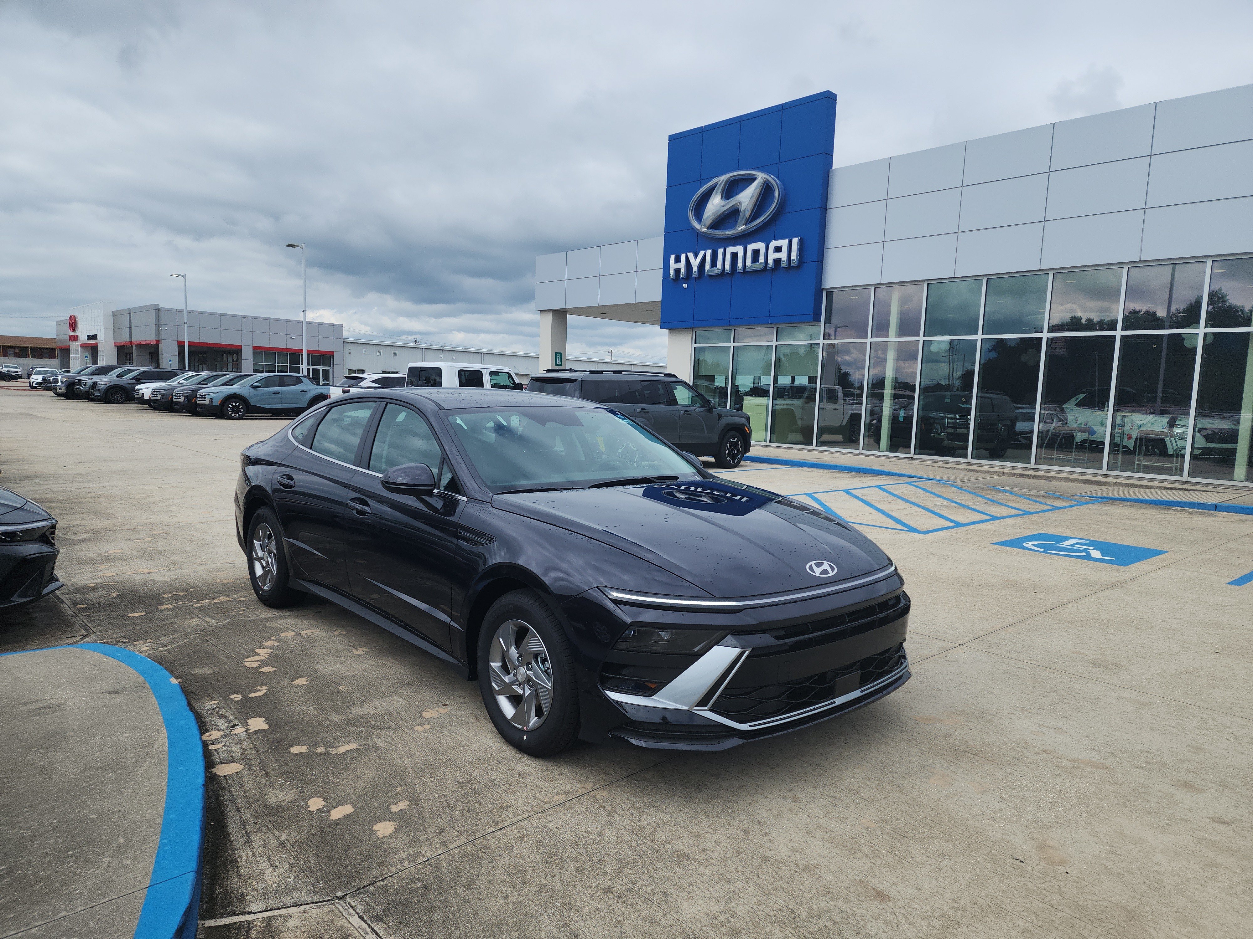 New 2026 Hyundai Sonata SE FWD image 1