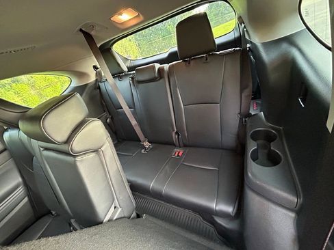 Used 2022 Toyota Highlander XLE FWD image 14