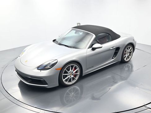 Used 2024 Porsche 718 Boxster GTS image 32