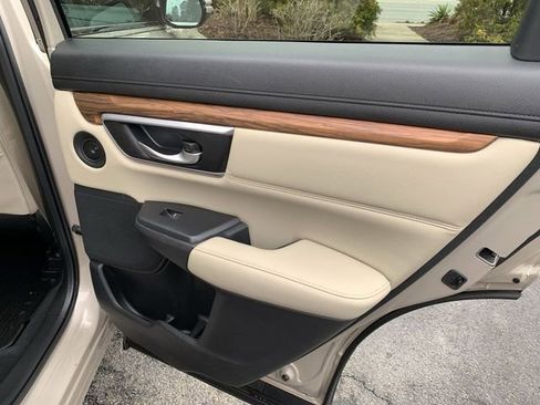 Used 2017 Honda CR-V Touring image 11