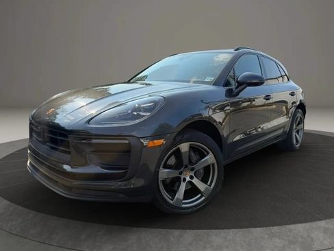 Used 2022 Porsche Macan w/ Premium Package Plus AWD/4WD image 1