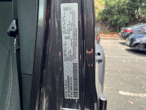 Used 2025 Jeep Wrangler Unlimited Sport AWD/4WD image 27