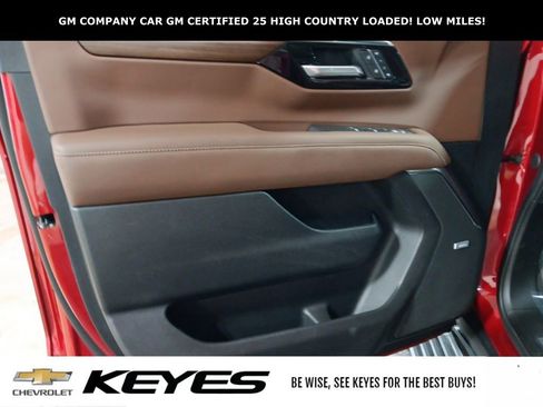 Certified 2025 Chevrolet Suburban High Country image 4