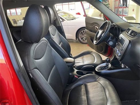 Used 2015 Kia Soul + image 20