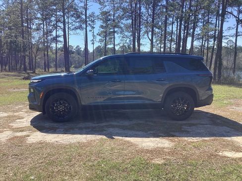 New 2026 Chevrolet Traverse LT w/ Midnight/Sport Edition FWD image 1