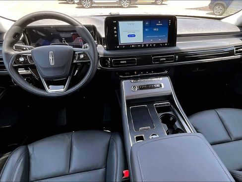 New 2025 Lincoln Aviator AWD w/ Equipment Group 101A image 5