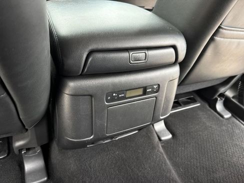 Used 2024 Nissan Armada SL w/ Captain's Chairs Package AWD/4WD image 37