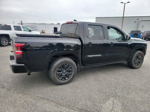 Used 2022 Nissan Frontier SV RWD image 4