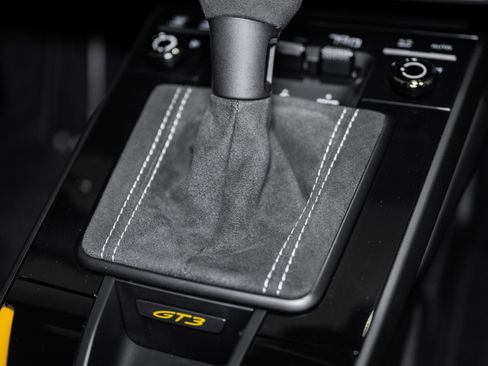 Used 2022 Porsche 911 GT3 image 39