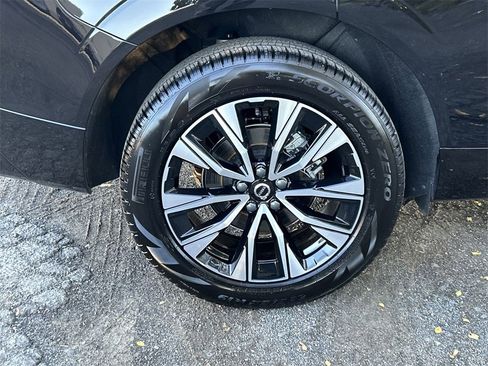 New 2025 Volvo XC60 B5 Core w/ Protection Package Premier image 12