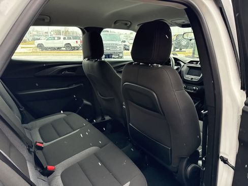 Used 2023 Chevrolet TrailBlazer LS image 12