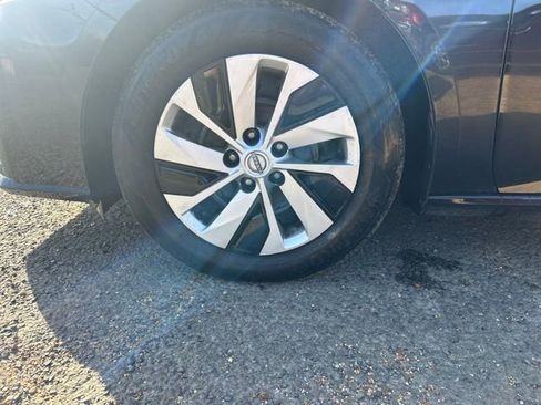 Used 2024 Nissan Altima 2.5 S image 5