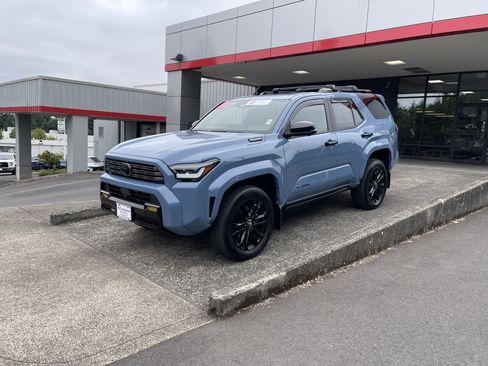 Certified 2025 Toyota 4Runner Platinum AWD/4WD image 4