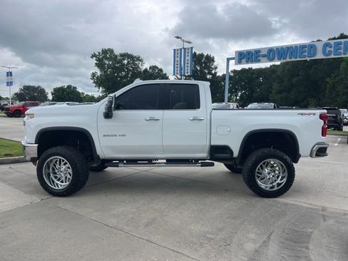 Used 2022 Chevrolet Silverado 2500 LTZ w/ Safety Package AWD/4WD image 4