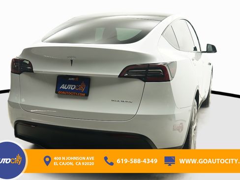 Used 2024 Tesla Model Y Long Range AWD/4WD image 10