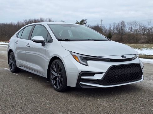 Used 2023 Toyota Corolla SE FWD image 29