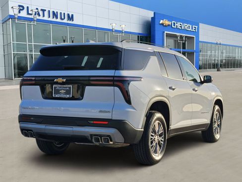New 2027 Chevrolet Traverse LT FWD image 5