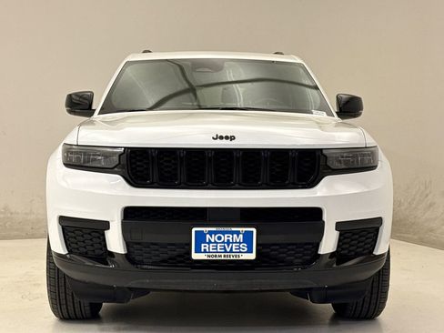 Used 2025 Jeep Grand Cherokee L Altitude image 3