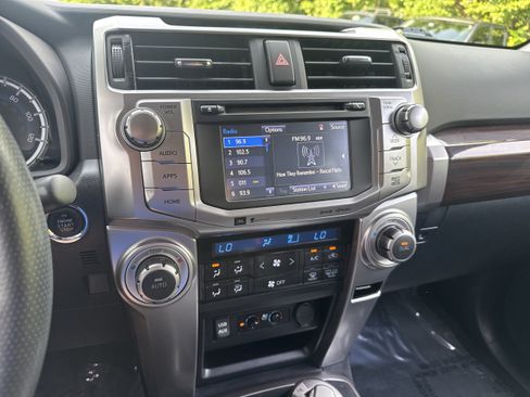 Used 2018 Toyota 4Runner Limited AWD/4WD image 21