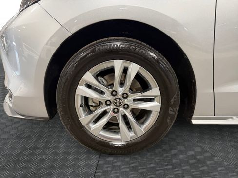 Used 2022 Toyota Sienna XLE w/ XLE Plus Package image 15