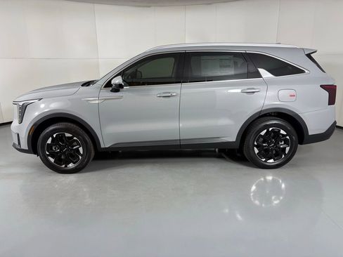 New 2026 Kia Sorento S AWD/4WD image 4