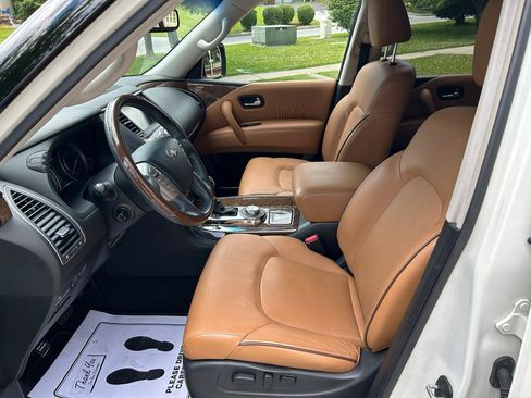 Used 2016 INFINITI QX80 4WD w/ All Season Package image 11