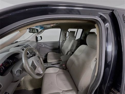 Used 2011 Nissan Frontier SV w/ SV Premium Utility Pkg image 19