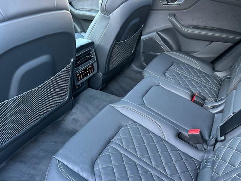 New 2026 Audi SQ8 Prestige image 11