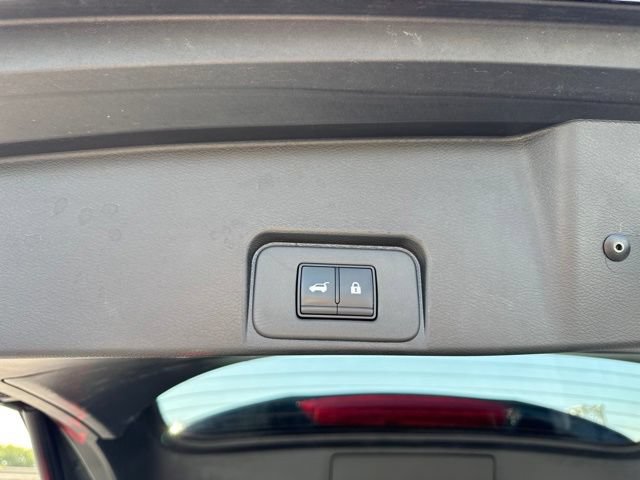 Used 2025 Nissan Rogue SV FWD image 6