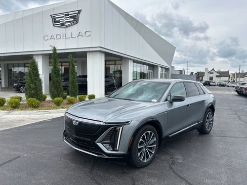 Used 2024 Cadillac Lyriq Sport w/ LPO, Floor Liner Package AWD/4WD image 2