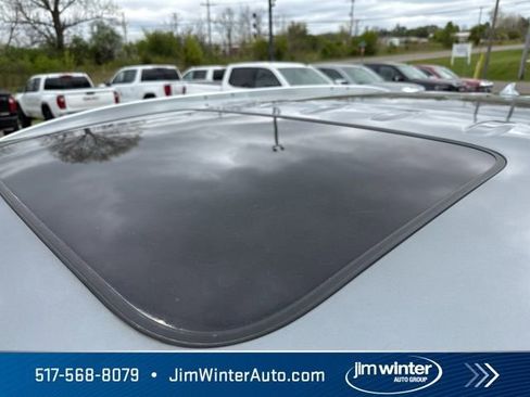 Used 2024 Buick Enclave Essence w/ Experience Buick Package AWD/4WD image 10