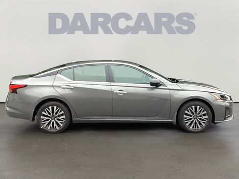 New 2025 Nissan Altima 2.5 SV image 8