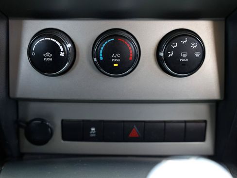 Used 2011 Dodge Nitro Heat AWD/4WD image 28
