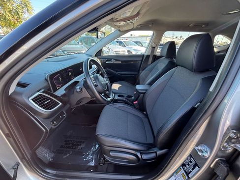 Used 2025 Kia Seltos S image 28