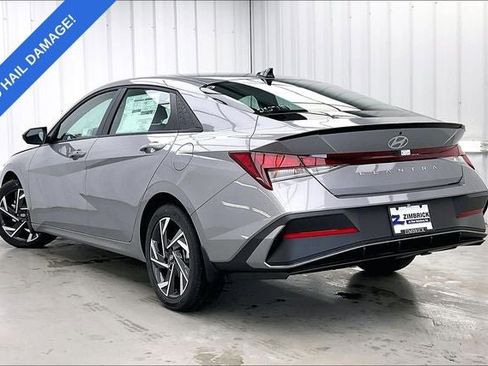 Used 2025 Hyundai Elantra Sport FWD image 5