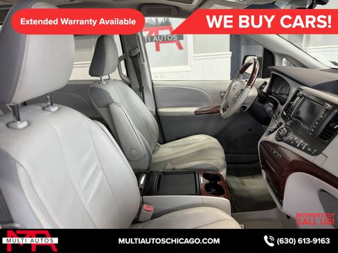 Used 2011 Toyota Sienna XLE image 28