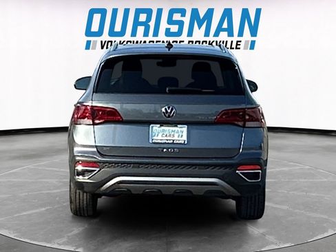 Used 2024 Volkswagen Taos SE image 5