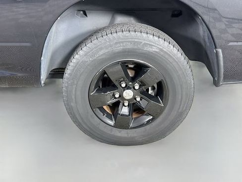 Used 2016 RAM 1500 Classic SLT image 33