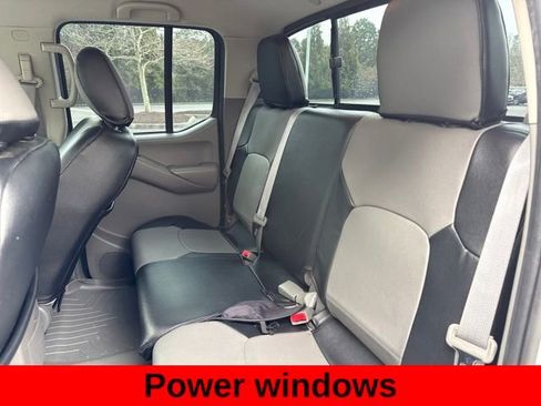 Used 2019 Nissan Frontier SV image 17