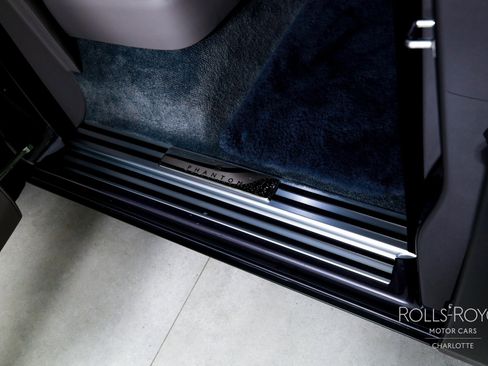 Used 2025 Rolls-Royce Phantom Sedan image 32