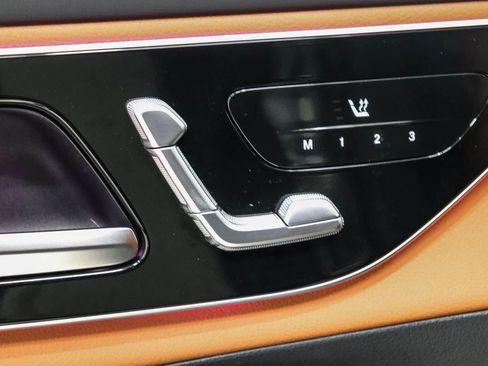 Used 2024 Mercedes-Benz GLC 300 image 21