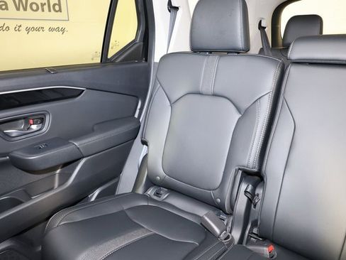 New 2025 Honda Pilot EX-L image 10