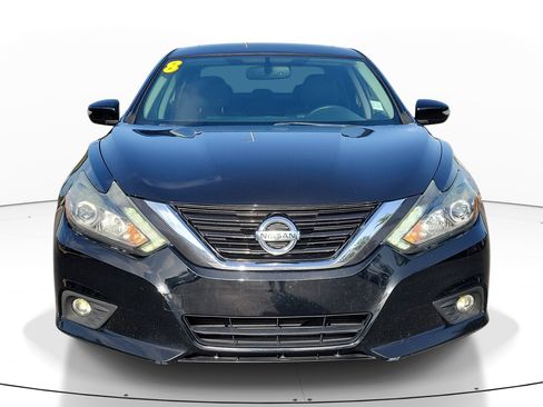 Used 2018 Nissan Altima 2.5 SL w/ 2.5 SL Technology Package FWD image 2