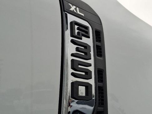 Certified 2024 Ford F350 XL w/ FX4 Off-Road Package image 29