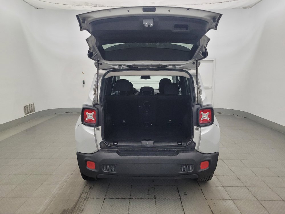 Used 2016 Jeep Renegade Latitude w/ Popular Equipment Group FWD image 29