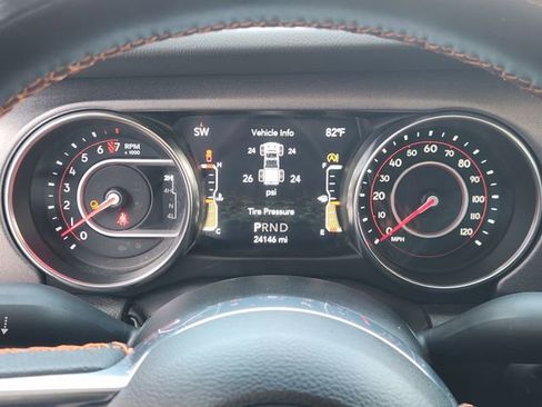 Used 2022 Jeep Gladiator Mojave w/ LED Lighting Group AWD/4WD image 11