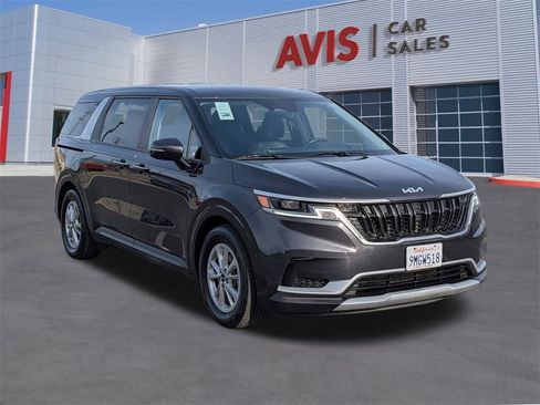 Used 2024 Kia Carnival LX image 3