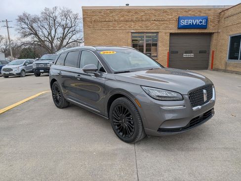 Used 2022 Lincoln Corsair Reserve w/ Equipment Group 201A image 4