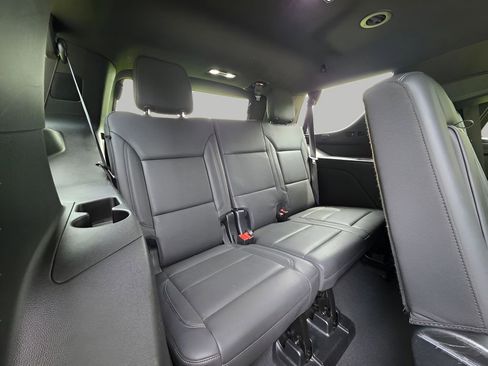 Used 2024 Chevrolet Tahoe LT AWD/4WD image 8